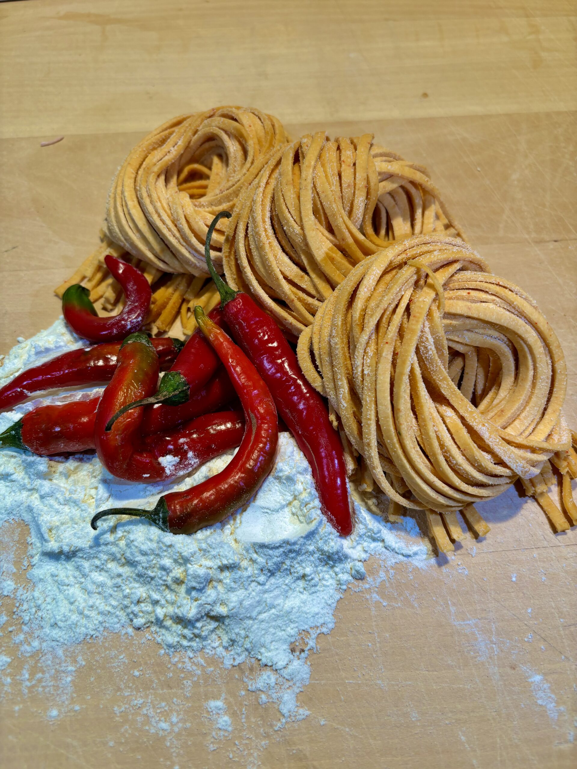 Pasta fresca DA CRISTINA- tagliatelle calabresi al peperonicino